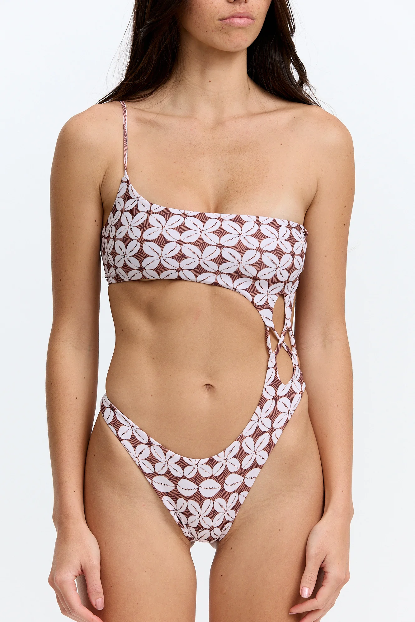 Maldives One Piece - Cowrie Basket - Image 4